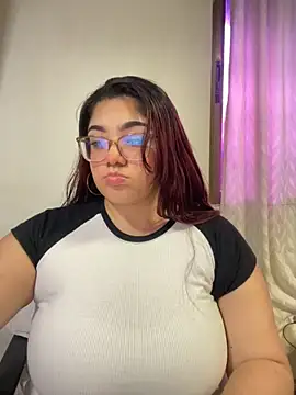 Snapshot of KathyGonzalez chatting on 29, 9, 2025 KathyGonzalez online show from 29, 9, 2025