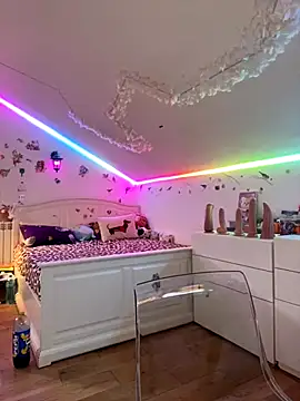 Snapshot of SelenaBee chatting on 11, 10, 2025 SelenaBee online show from 11, 10, 2025