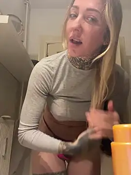 Snapshot of ElenaHaze chatting on 9, 1, 2025 ElenaHaze online show from 9, 1, 2025