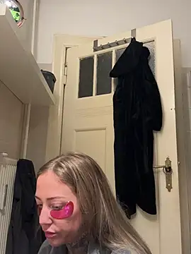 Snapshot of ElenaHaze chatting on 29, 1, 2025 ElenaHaze online show from 29, 1, 2025