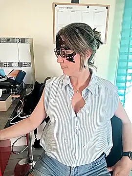 Rose Libertine online show from 20, 4, 2026