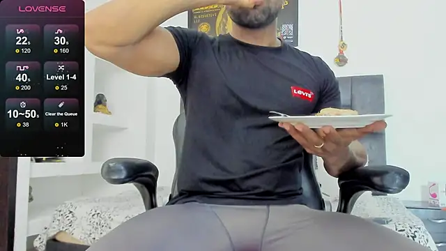 MattRodriguez9 online show from 11, 3, 2025