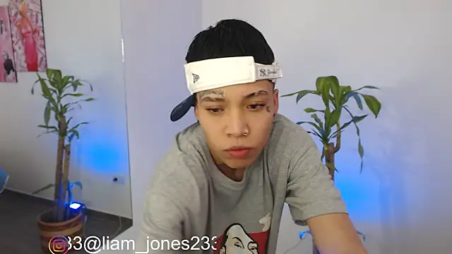 Jonesliam23 online show from 7, 12, 2024