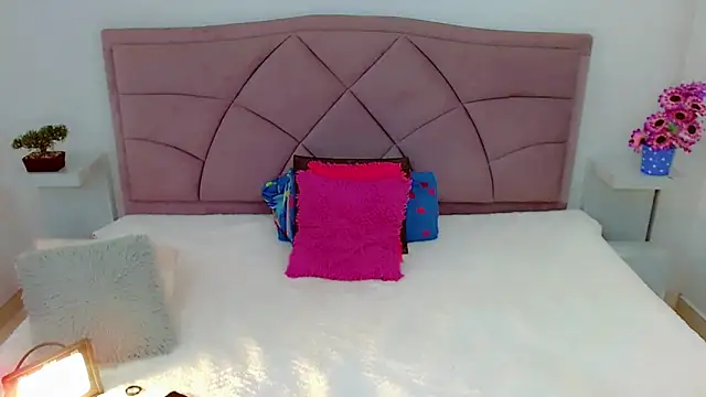 laura sweett120 online show from 7, 2, 2025