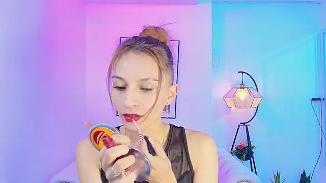 Snapshot of Tamara_slimx chatting on 7, 1, 2025 Tamara slimx online show from 7, 1, 2025