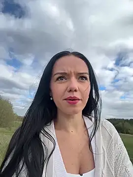 Snapshot of Vanesskaa chatting on 8, 10, 2025 Vanesskaa online show from 8, 10, 2025