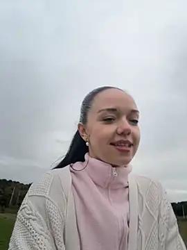 Snapshot of Vanesskaa chatting on 10, 10, 2025 Vanesskaa online show from 10, 10, 2025