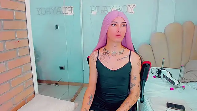 Snapshot of EmilyySaenz chatting on 30, 1, 2025 EmilyySaenz online show from 30, 1, 2025