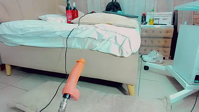 Snapshot of EmilyySaenz chatting on 23, 2, 2025 EmilyySaenz online show from 23, 2, 2025