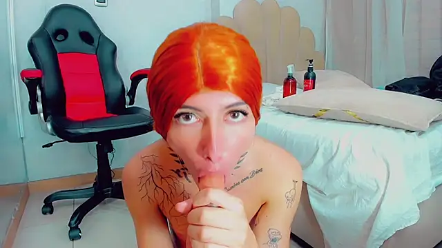 Snapshot of EmilyySaenz chatting on 25, 2, 2025 EmilyySaenz online show from 25, 2, 2025