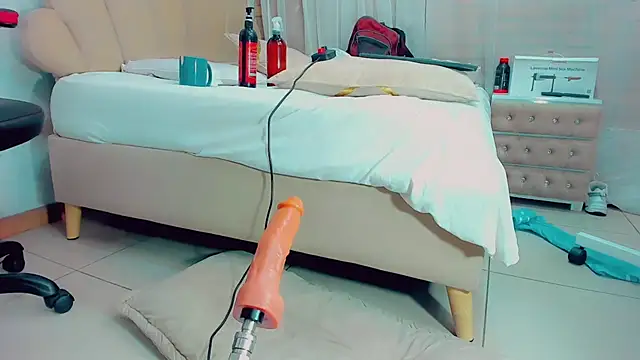 Snapshot of EmilyySaenz chatting on 13, 3, 2025 EmilyySaenz online show from 13, 3, 2025