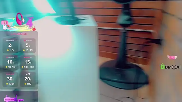 Snapshot of EmilyySaenz chatting on 11, 9, 2025 EmilyySaenz online show from 11, 9, 2025