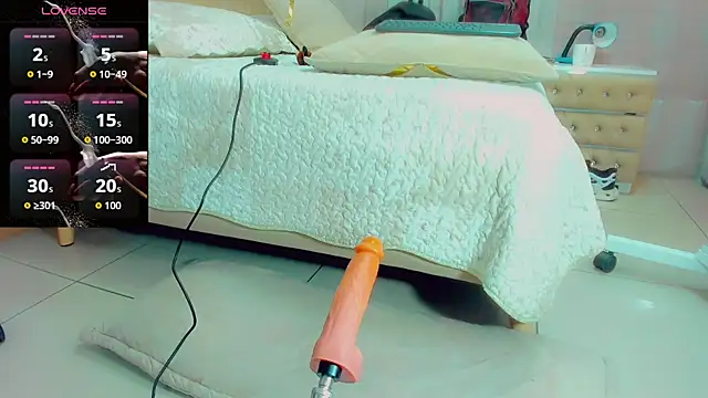 Snapshot of EmilyySaenz chatting on 24, 11, 2025 EmilyySaenz online show from 24, 11, 2025