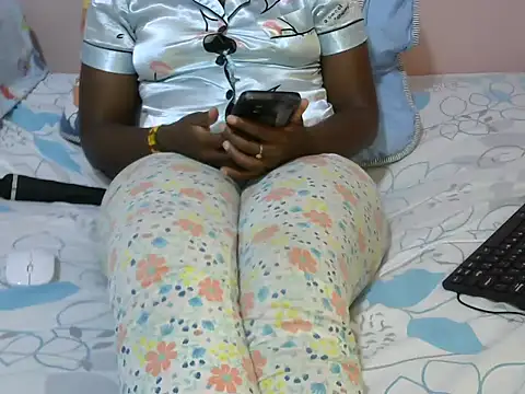 Snapshot of winnie254 chatting on 14, 10, 2025 winnie254 online show from 14, 10, 2025