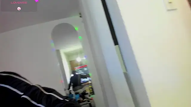 Jordyrodriiguez online show from 5, 1, 2025