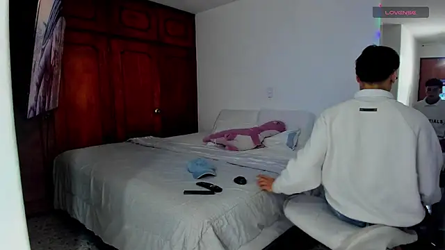 Jordyrodriiguez online show from 7, 1, 2025