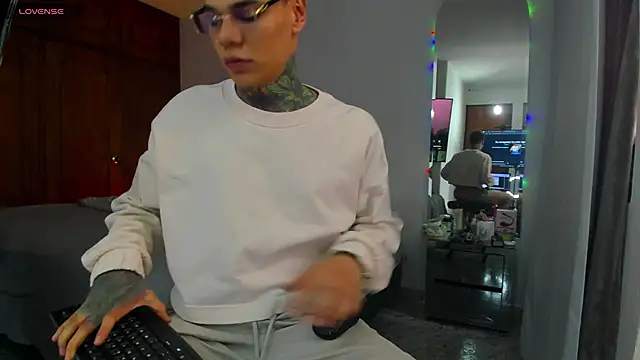 Jordyrodriiguez online show from 12, 2, 2025