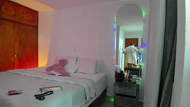 Jordyrodriiguez online show from 27, 2, 2025