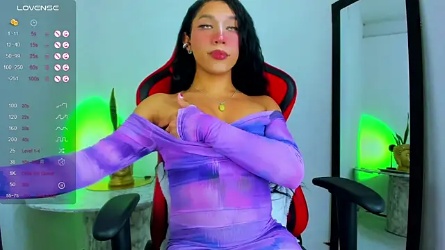 Snapshot of Emaa- chatting on 2, 2, 2025 Emaa- online show from 2, 2, 2025