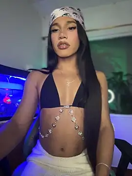 Snapshot of Emaa- chatting on 11, 11, 2025 Emaa- online show from 11, 11, 2025