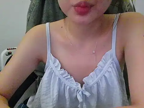 Yin-girl online show from 11, 10, 2025