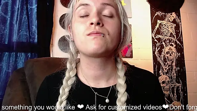 NEXT DOOR GIRL  online show from 17, 1, 2025