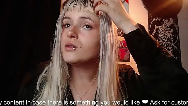 NEXT DOOR GIRL  online show from 26, 1, 2025