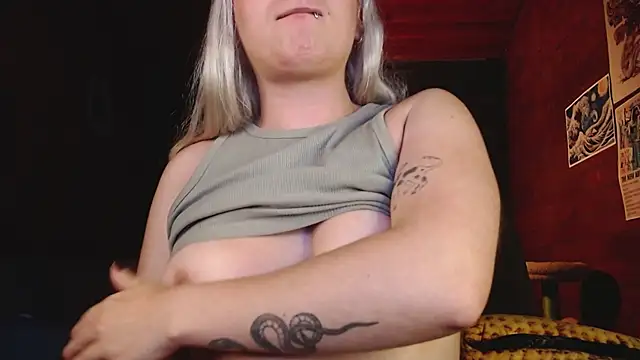 NEXT DOOR GIRL  online show from 20, 3, 2025