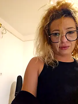 Selenna emma online show from 11, 11, 2025