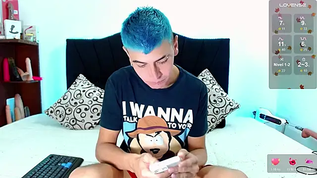 Snapshot of _snopyy_ chatting on 24, 10, 2025  snopyy  online show from 24, 10, 2025