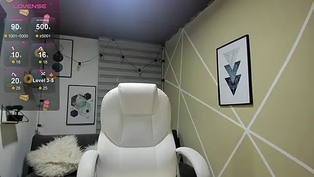 Enma  clark online show from 24, 11, 2025