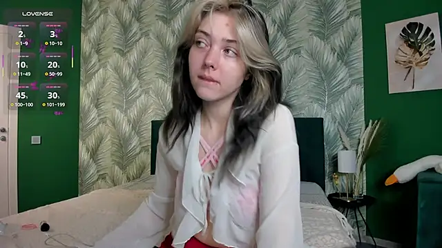 Vanessa Walters online show from 26, 9, 2025