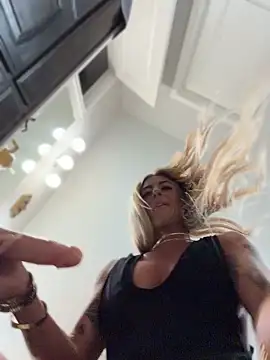 blondiluvsanal online show from 14, 4, 2026