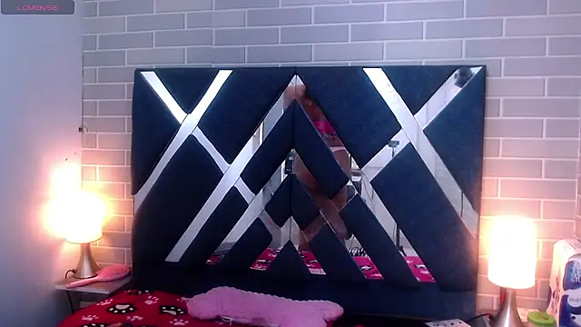 Snapshot of AndreaGil_ chatting on 25, 1, 2025 AndreaGil online show from 25, 1, 2025