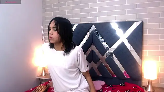 Snapshot of AndreaGil_ chatting on 26, 1, 2025 AndreaGil online show from 26, 1, 2025