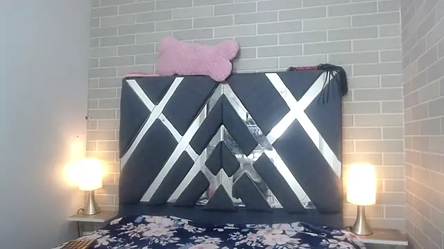 Snapshot of AndreaGil_ chatting on 4, 2, 2025 AndreaGil online show from 4, 2, 2025