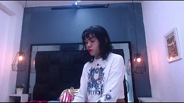 Snapshot of AndreaGil_ chatting on 16, 9, 2025 AndreaGil online show from 16, 9, 2025