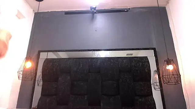 Snapshot of AndreaGil_ chatting on 7, 1, 2026 AndreaGil online show from 7, 1, 2026