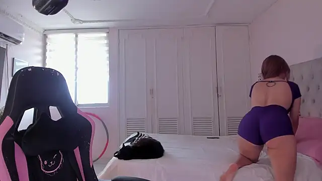 Snapshot of SweetJennaa chatting on 24, 10, 2025 SweetJennaa online show from 24, 10, 2025