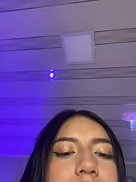 Snapshot of emy_bonita1 chatting on 15, 12, 2024 emy bonita1 online show from 15, 12, 2024