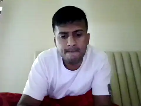 Snapshot of long_hoggy chatting on 18, 12, 2025 long hoggy online show from 18, 12, 2025