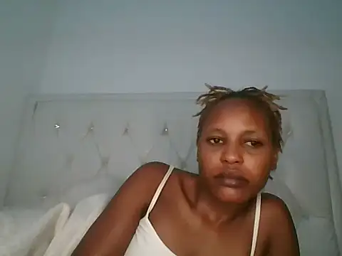 Candykitten online show from 8, 3, 2025