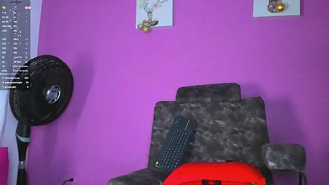 Snapshot of jade_brunnette chatting on 3, 2, 2025 jade brunnette online show from 3, 2, 2025