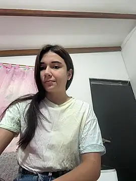 mia cooper 24 online show from 18, 2, 2025