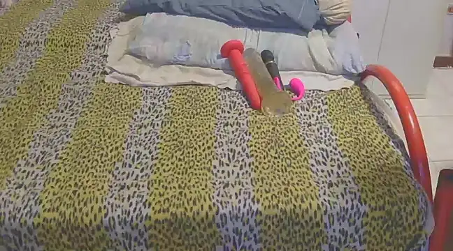 Snapshot of couplemilf2 chatting on 1, 12, 2024 couplemilf2 online show from 1, 12, 2024