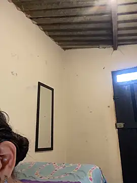 Snapshot of AlexaWarner chatting on 19, 12, 2025 AlexaWarner online show from 19, 12, 2025