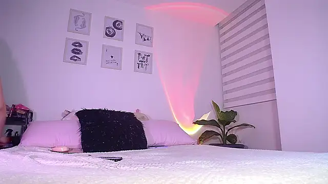 Snapshot of cattaleya02 chatting on 1, 12, 2025 cattaleya02 online show from 1, 12, 2025