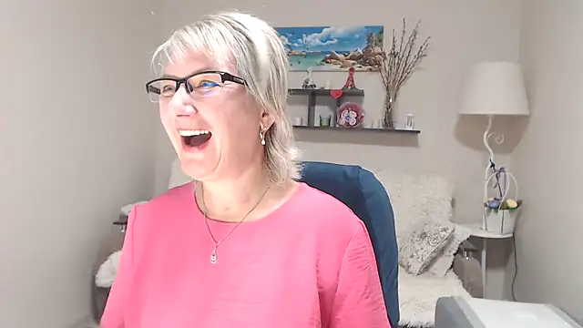 FleurMays online show from 28, 9, 2025