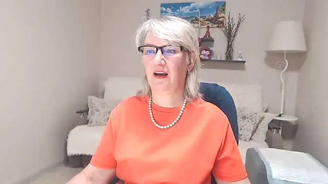 Snapshot of FleurMays chatting on 27, 7, 2026 FleurMays online show from 27, 7, 2026