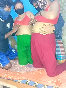 Snapshot of ArishaCouple chatting on 11, 1, 2025 ArishaCouple online show from 11, 1, 2025